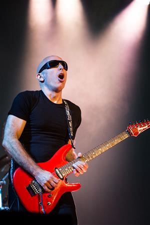 Joe Satriani performs at Nashville's War Memorial Auditorium. Photo by Shawn Jackson.