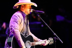 Jason Aldean performs at the 2019 Musicians Hall of Fame Concert. Photo by Royce DeGrie