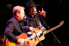 Steve Wariner and Garth Brooks perform at the 2019 Musicians Hall of Fame Concert. Photo by Royce DeGrie