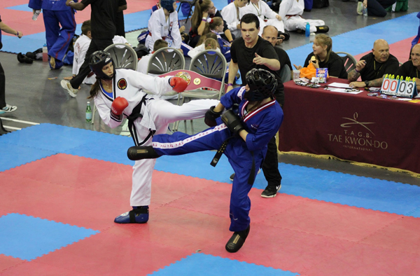 Jenna Davis Taekwondo 2018 World Championships body kick vs Argentina ...